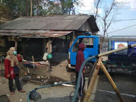 Bantuan Air Bersih Untuk Warga Dusun Sentulrejo Dekat TPA Piyungan